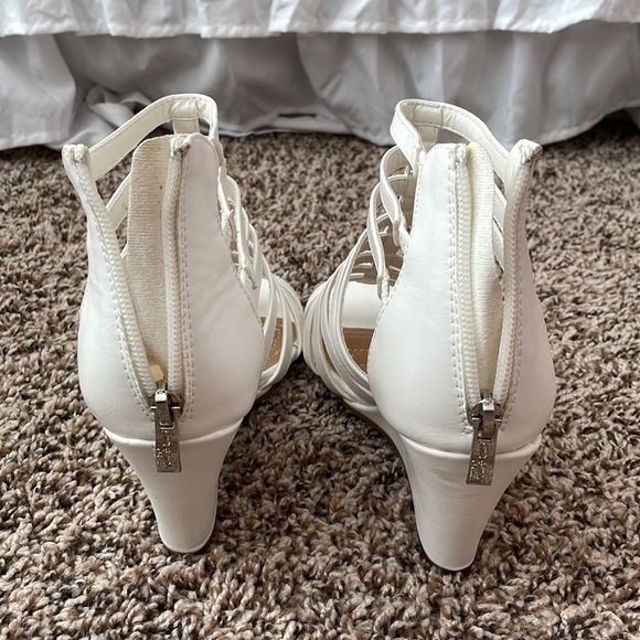 White leather wedges size 8 - Picture 3 of 4